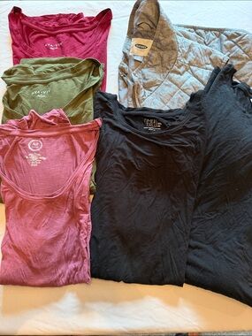 Woman’s bundle-2 black dresses, 3 t-shirts, 1 vest